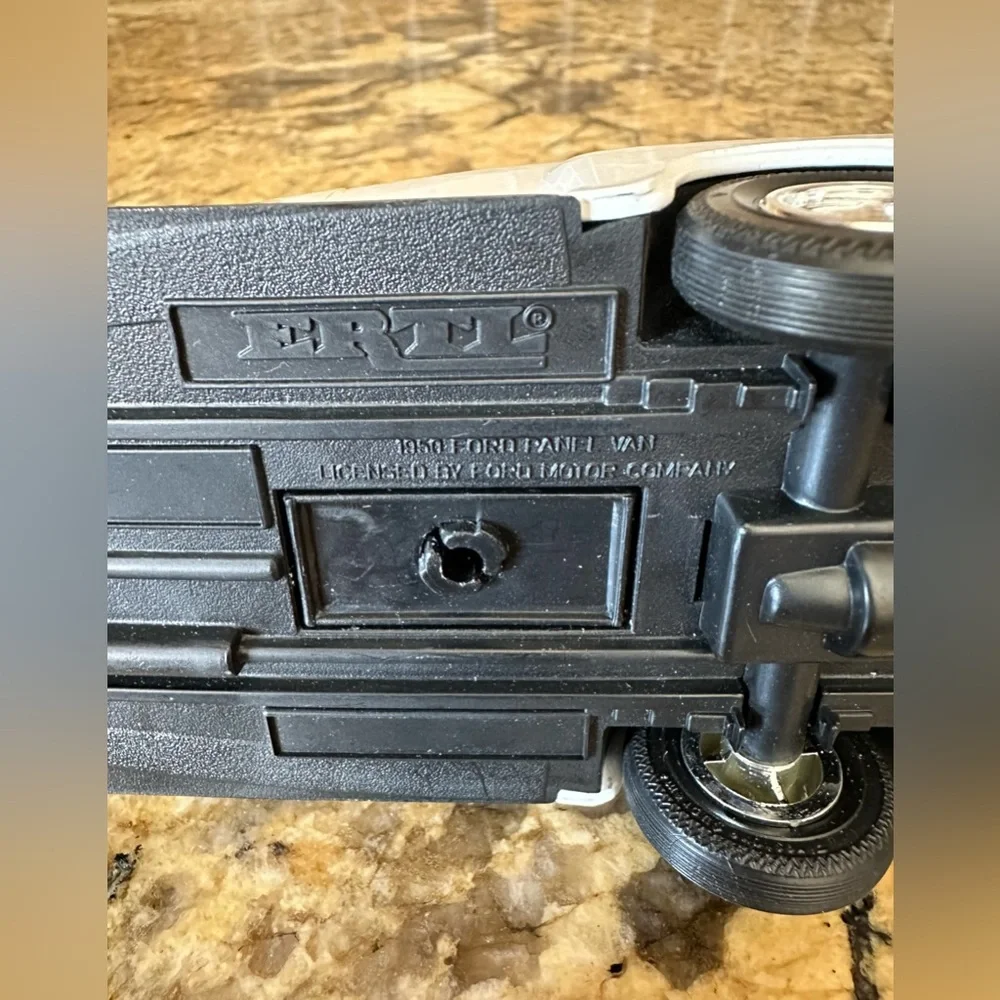 ERTL manufacturer die
